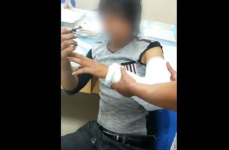 举牌网红吃瓜视频